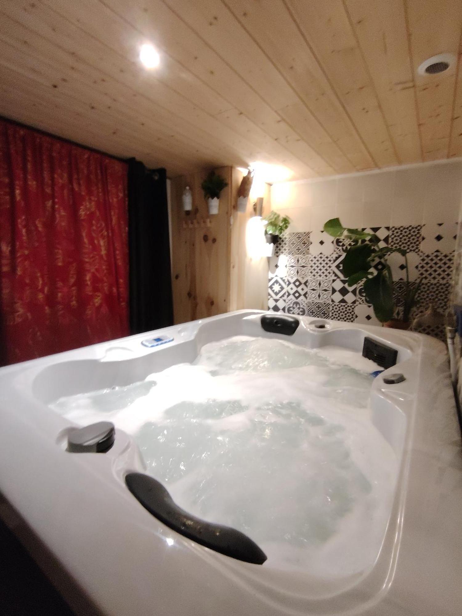 Sweet Loft Grenoble-Love Room Avec Jacuzzi & Sauna Zewnętrze zdjęcie