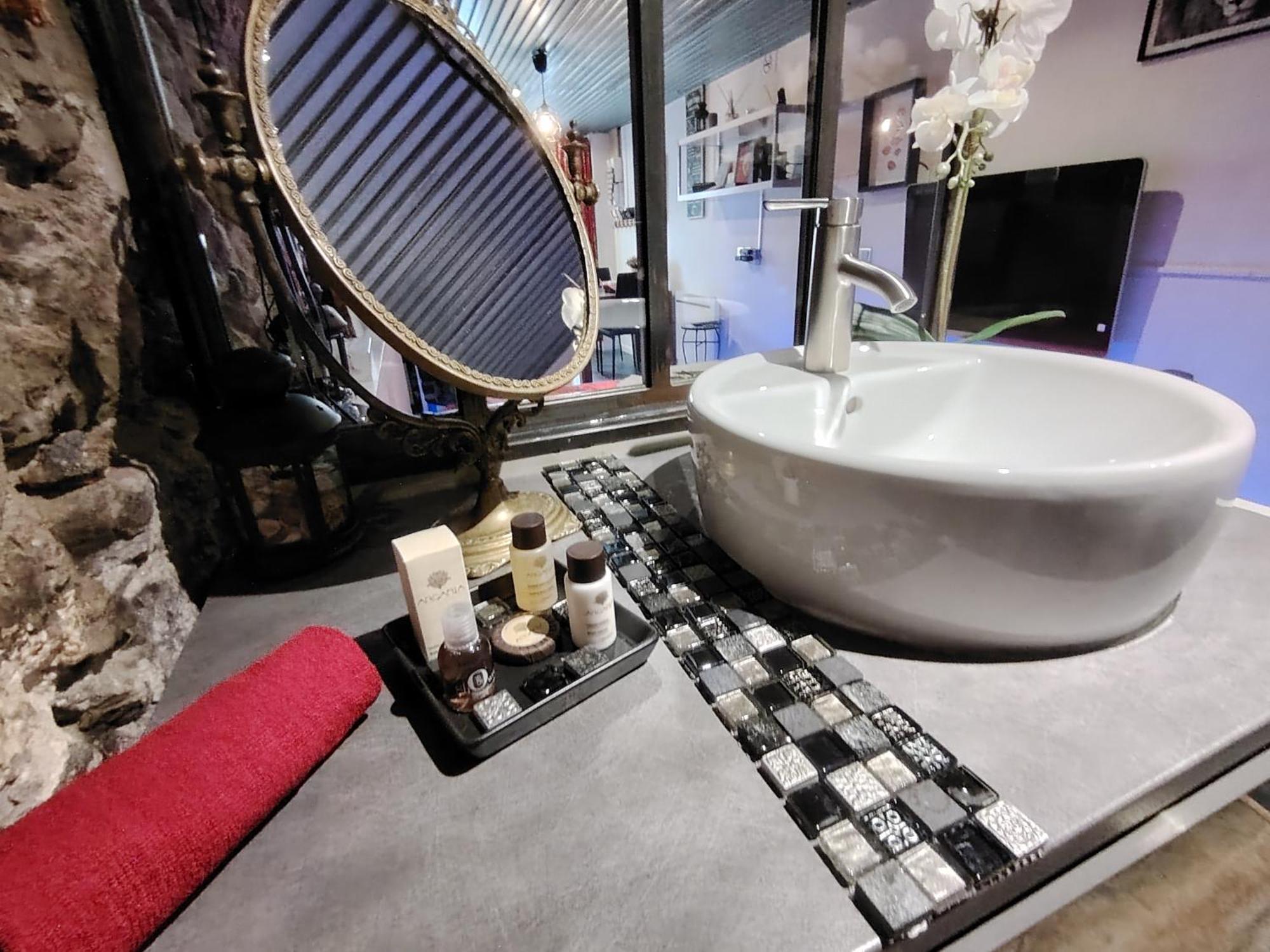 Sweet Loft Grenoble-Love Room Avec Jacuzzi & Sauna Zewnętrze zdjęcie